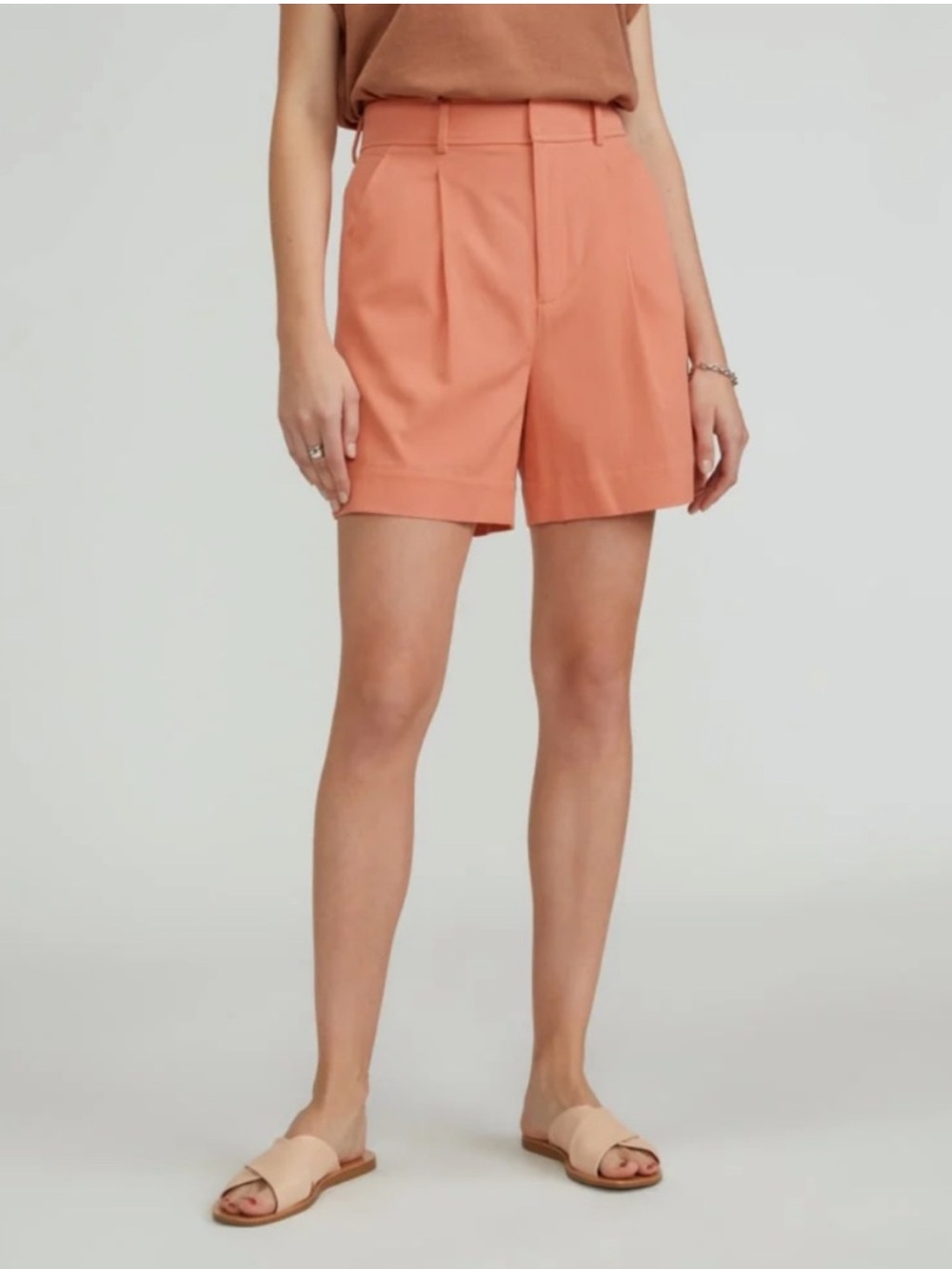 Everlane Draper Shorts Women's Size 2  in Buttersmooth 5.5 inch Inseam